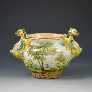 Vasetto con anse draghiformi e decoro a paesaggi <br>Manifattura Minghetti <br>Bologna, fine del sec. XIX - inizio del sec. XX